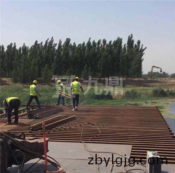 上承式8米寬(kuan)鋼(gang)便橋(qiao)